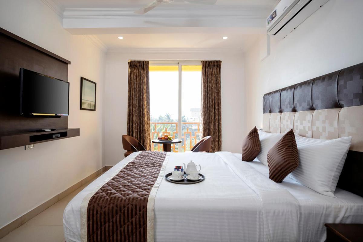 Sairaj Beach Resort Calangute Exterior photo