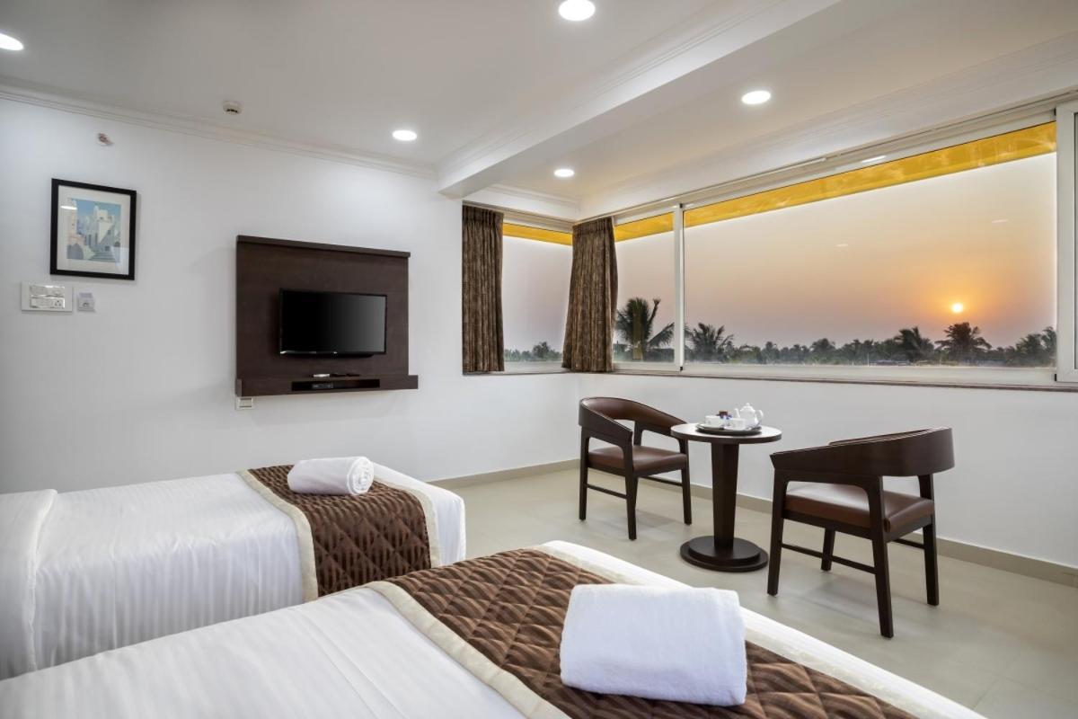Sairaj Beach Resort Calangute Exterior photo